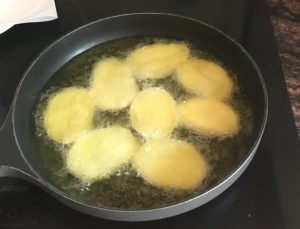 patatas con bechamel y jamón de forma tradicional