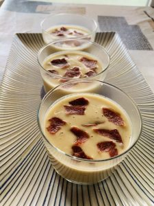 Vasitos de crema de calabacín con crujiente de jamón con Thermomix en Las Recetas de Angy